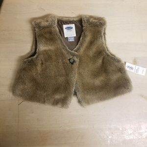 New Old Navy fur vest 18-24 months